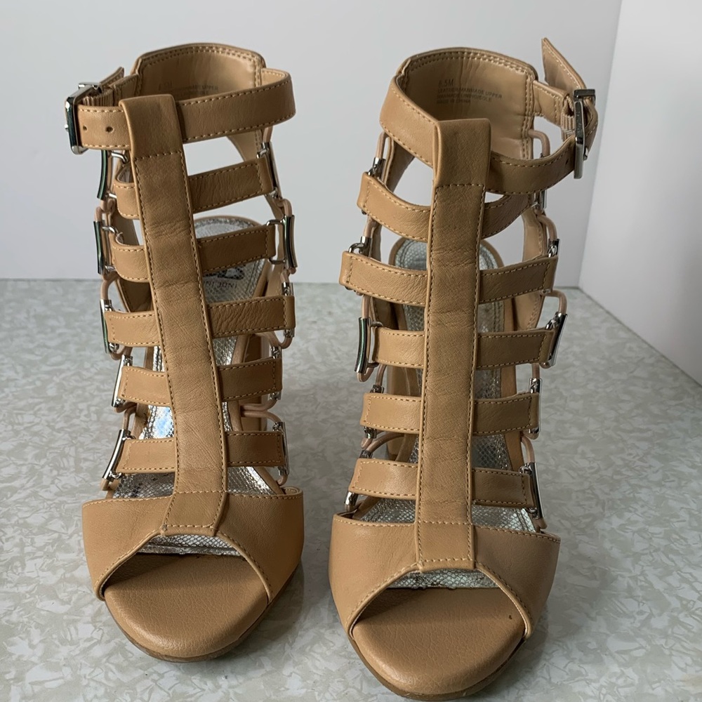 Gianni Bini Chucky Nude Sandals Size 6.5